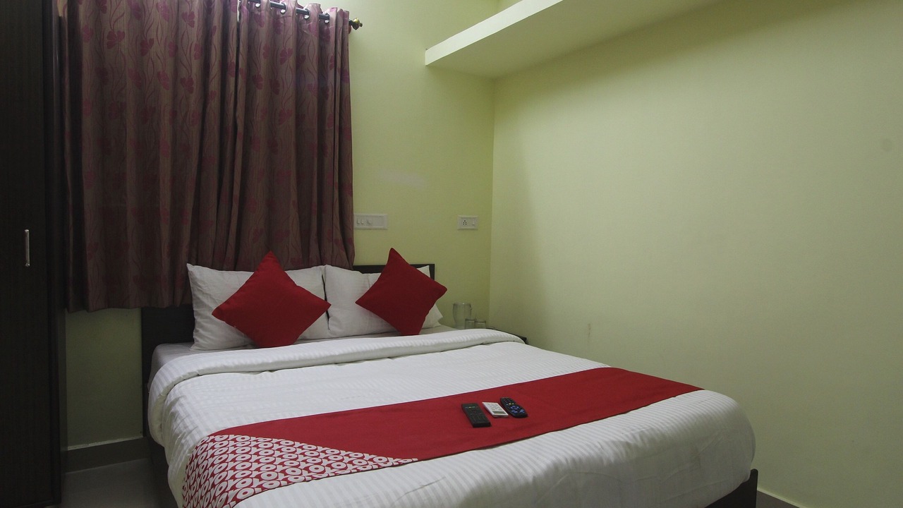 Photo of Bedroom in HBR Layout