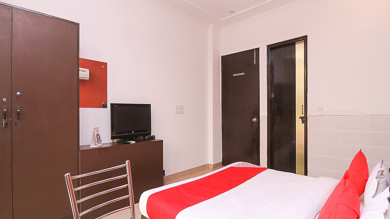 Photo of Bedroom in Sector 40