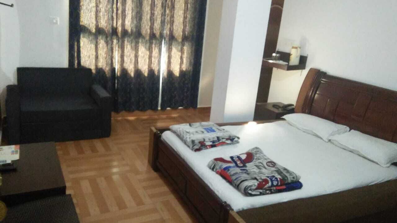 Photo of Bedroom in Devaprayag