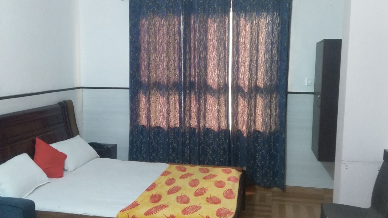 Photo of Bedroom in Devaprayag
