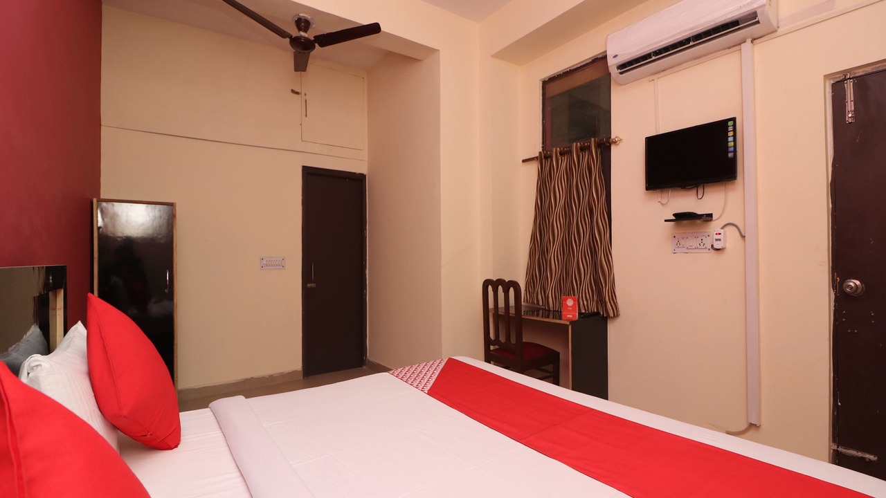 Photo of Bedroom in Sector 62
