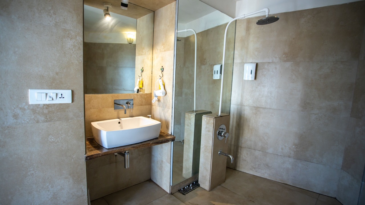 Photo of Bathroom in The Mall Road