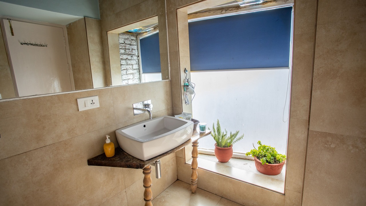 Photo of Bathroom in The Mall Road