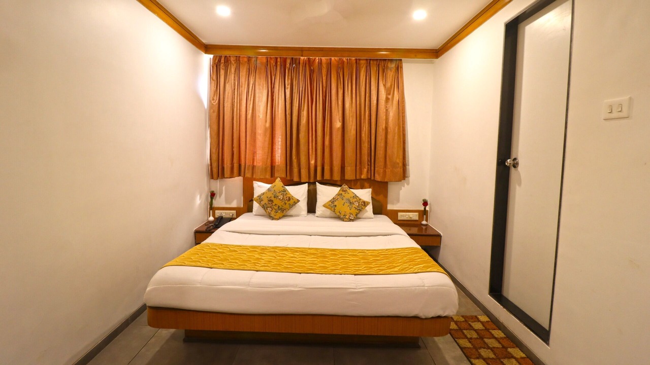 Photo of Bedroom in Dadar East