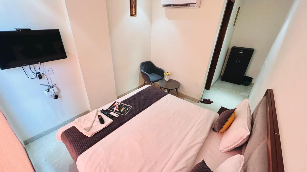 Photo of Bedroom in Mahipalpur