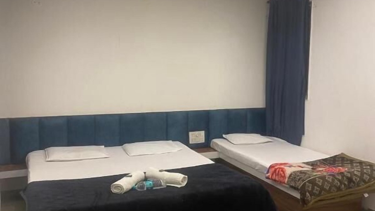 Photo of Bedroom in Akalkot