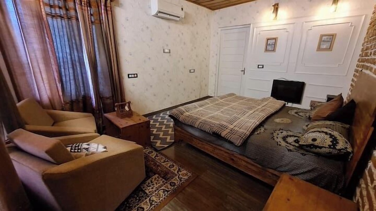 Photo of Bedroom in Tehri