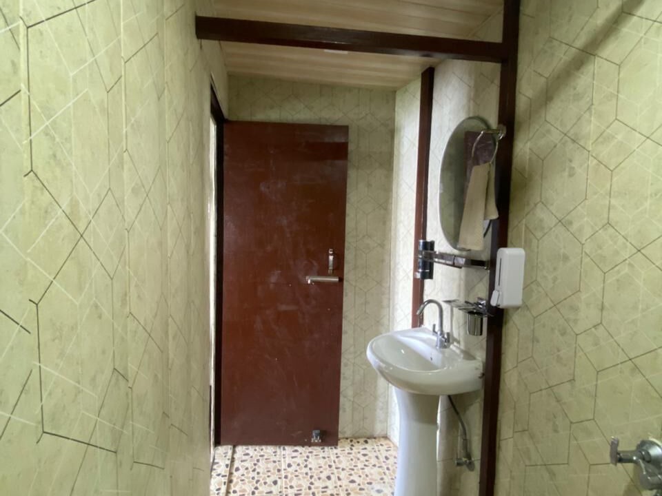 Photo of Bathroom in Sakalana Range