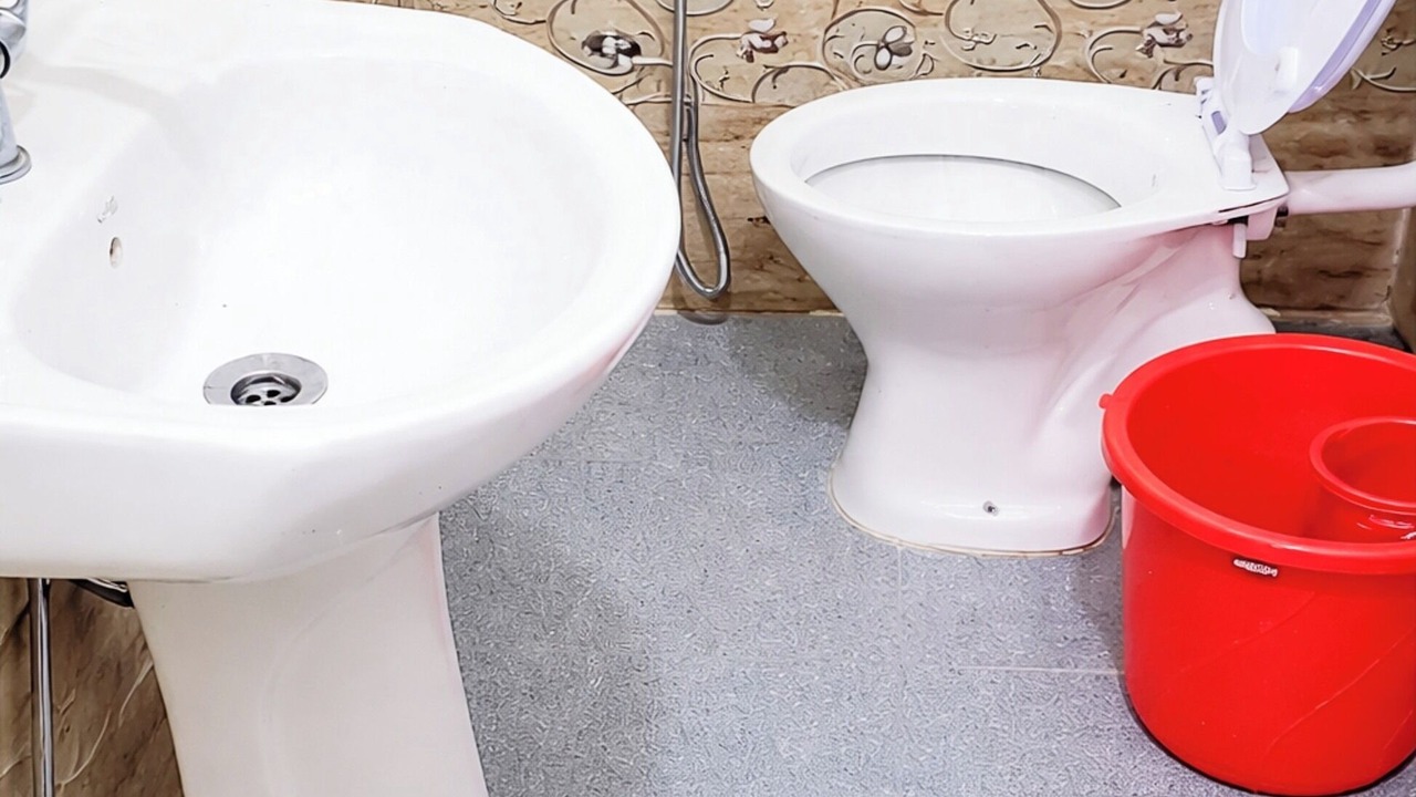 Photo of Bathroom in The Mall Road