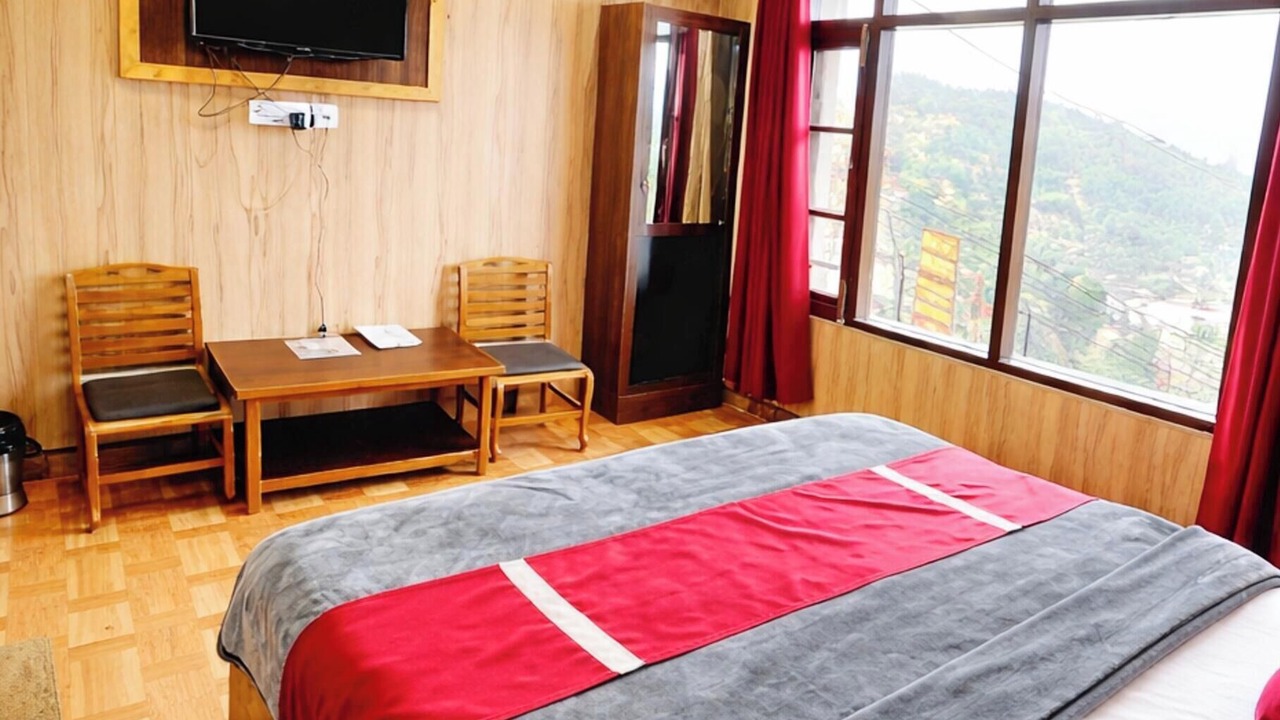 Photo of Bedroom in The Mall Road