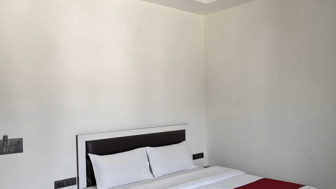 Photo of Bedroom in Tanakpur