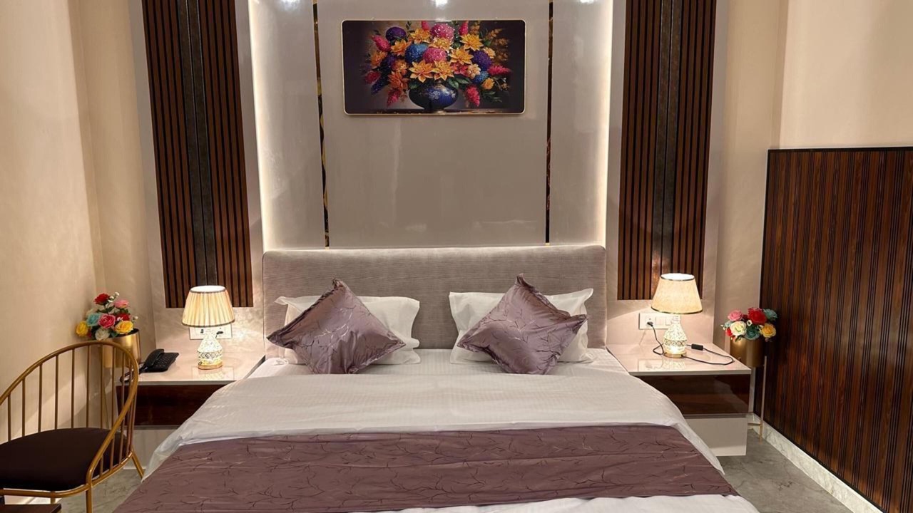 Photo of Bedroom in Hasanpur