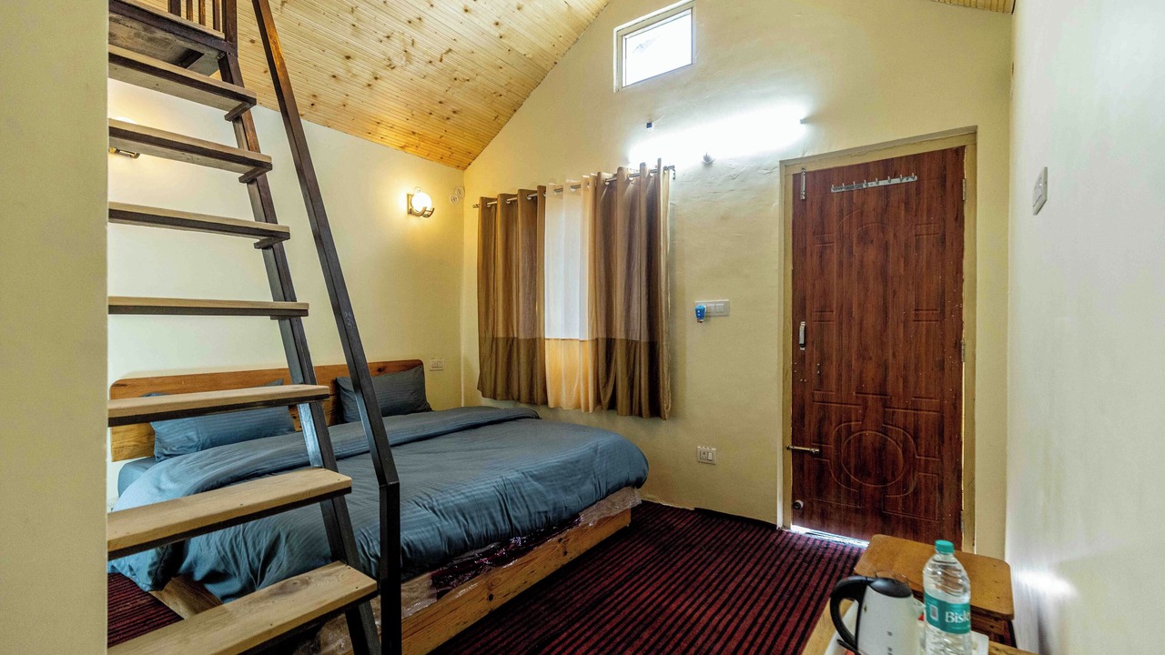 Photo of Bedroom in Naina Range