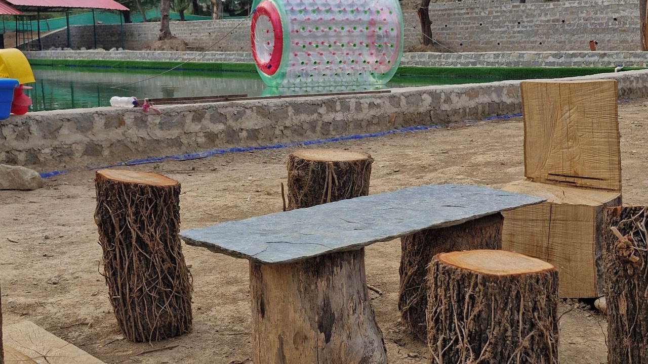 Photo of Others in Gunehr