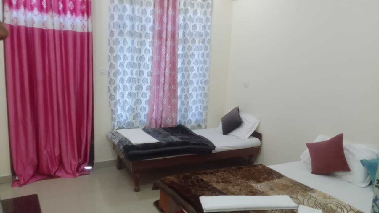 Photo of Bedroom in Pipalkoti