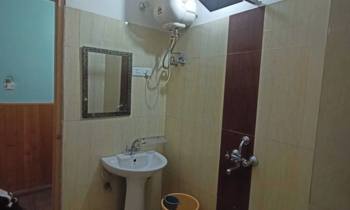 Photo of Bathroom in Tehri
