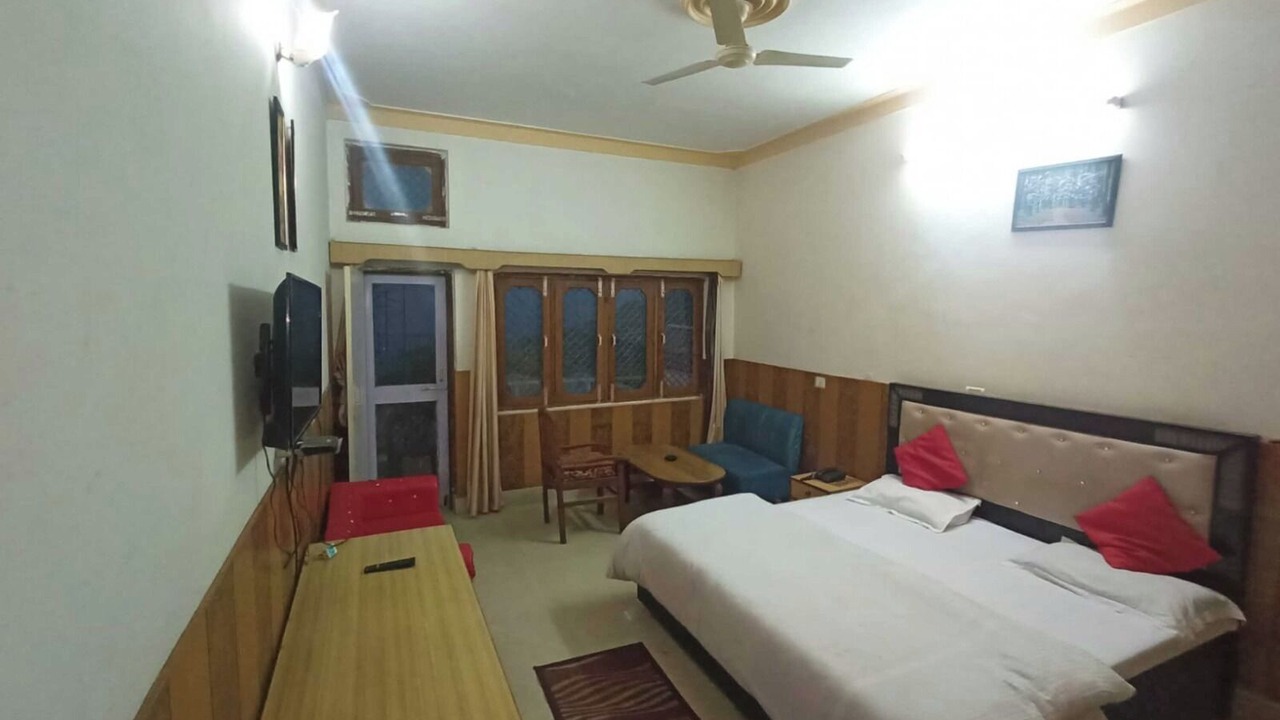 Photo of Bedroom in Tehri