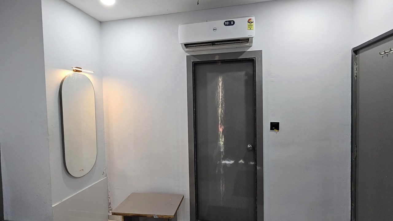 Photo of Bedroom in Gandhinagar