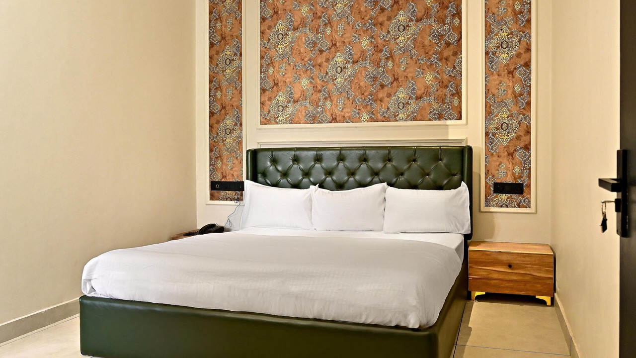 Photo of Bedroom in Ranjit Avenue