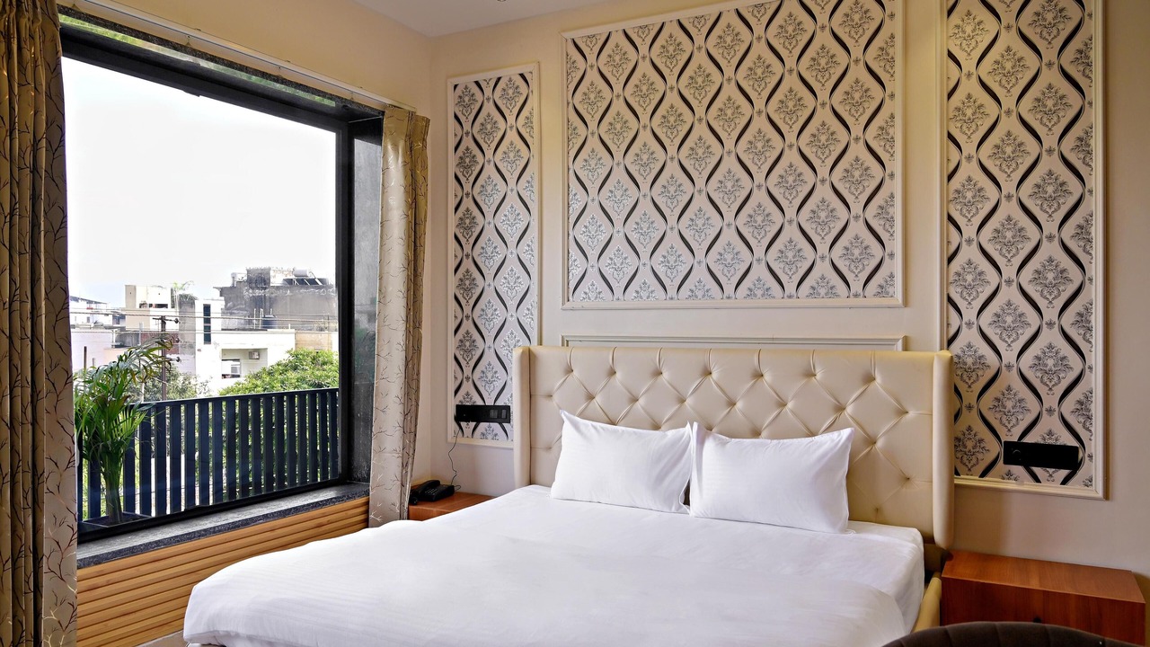 Photo of Bedroom in Ranjit Avenue