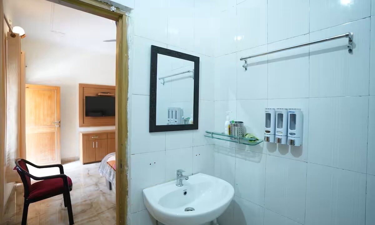 Photo of Bathroom in Ukhimath