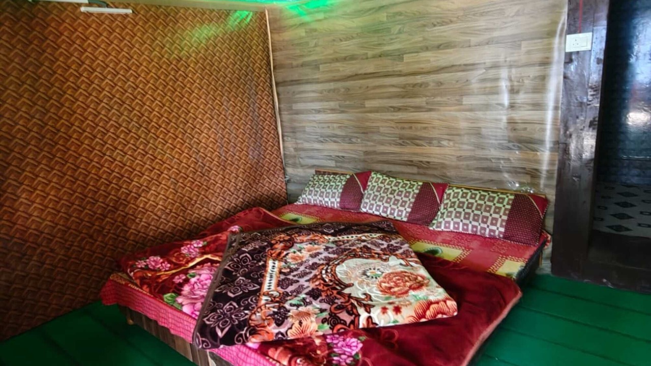 Photo of Bedroom in Kullu