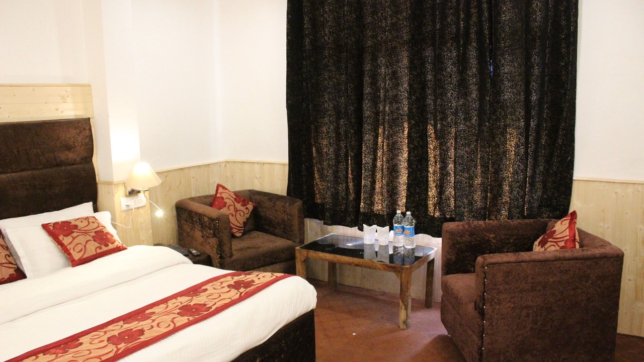 Photo of Bedroom in Narainkoti