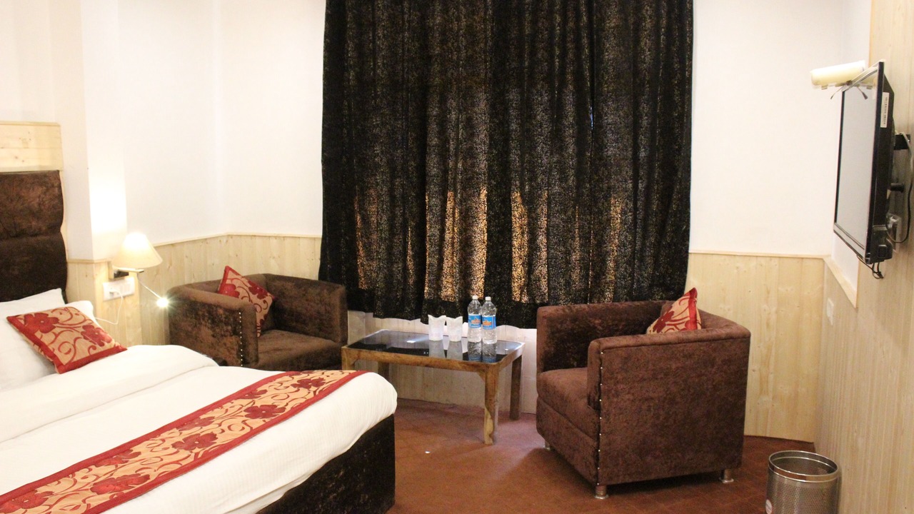 Photo of Bedroom in Narainkoti
