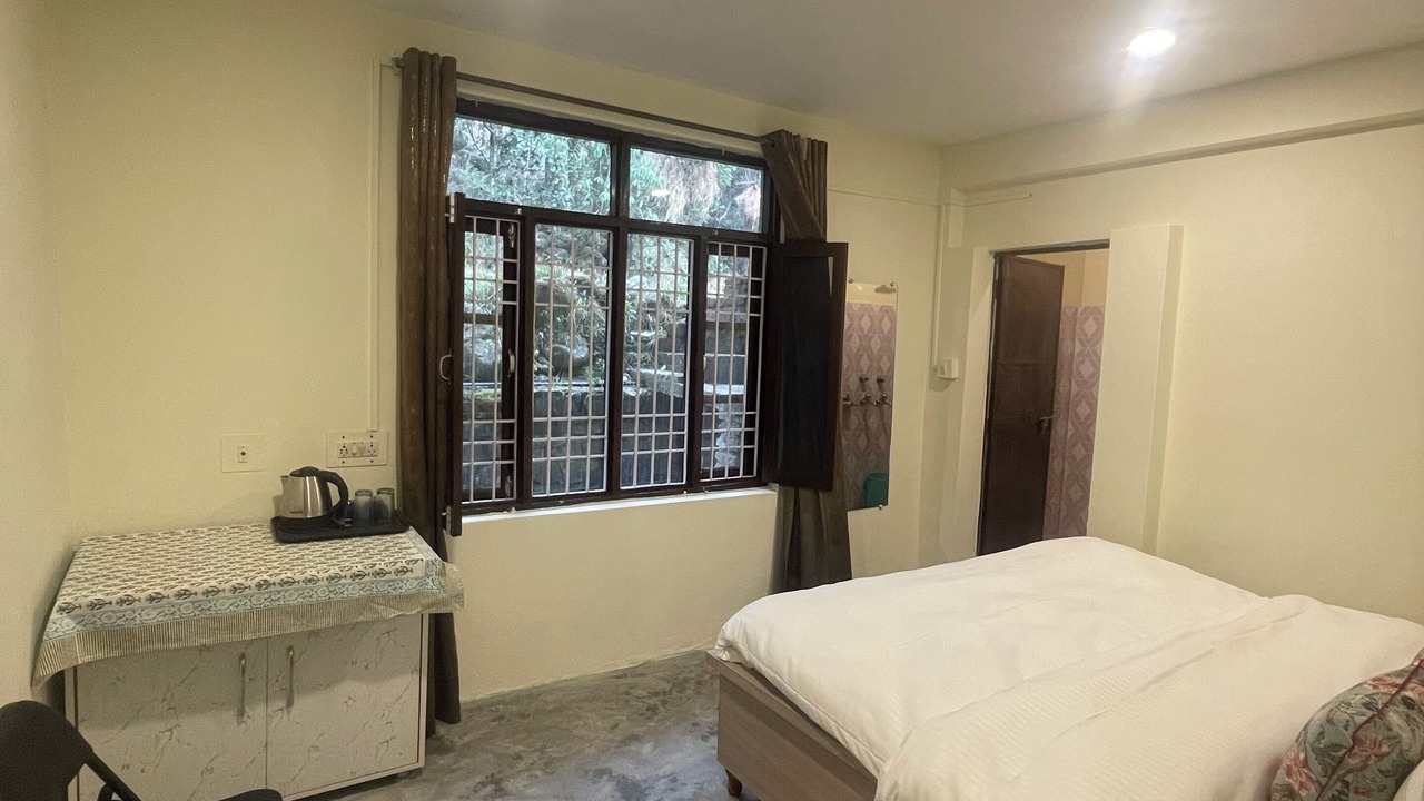 Photo of Bedroom in Bhagsu Nag