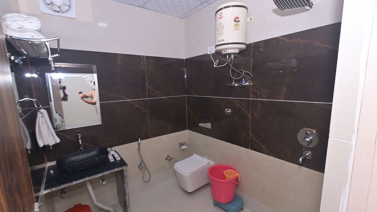 Photo of Bathroom in Lansdowne
