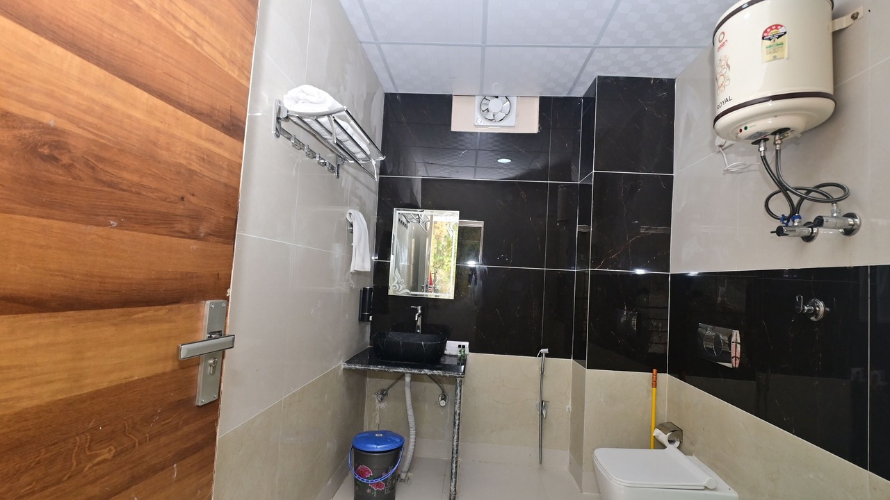 Photo of Bathroom in Lansdowne