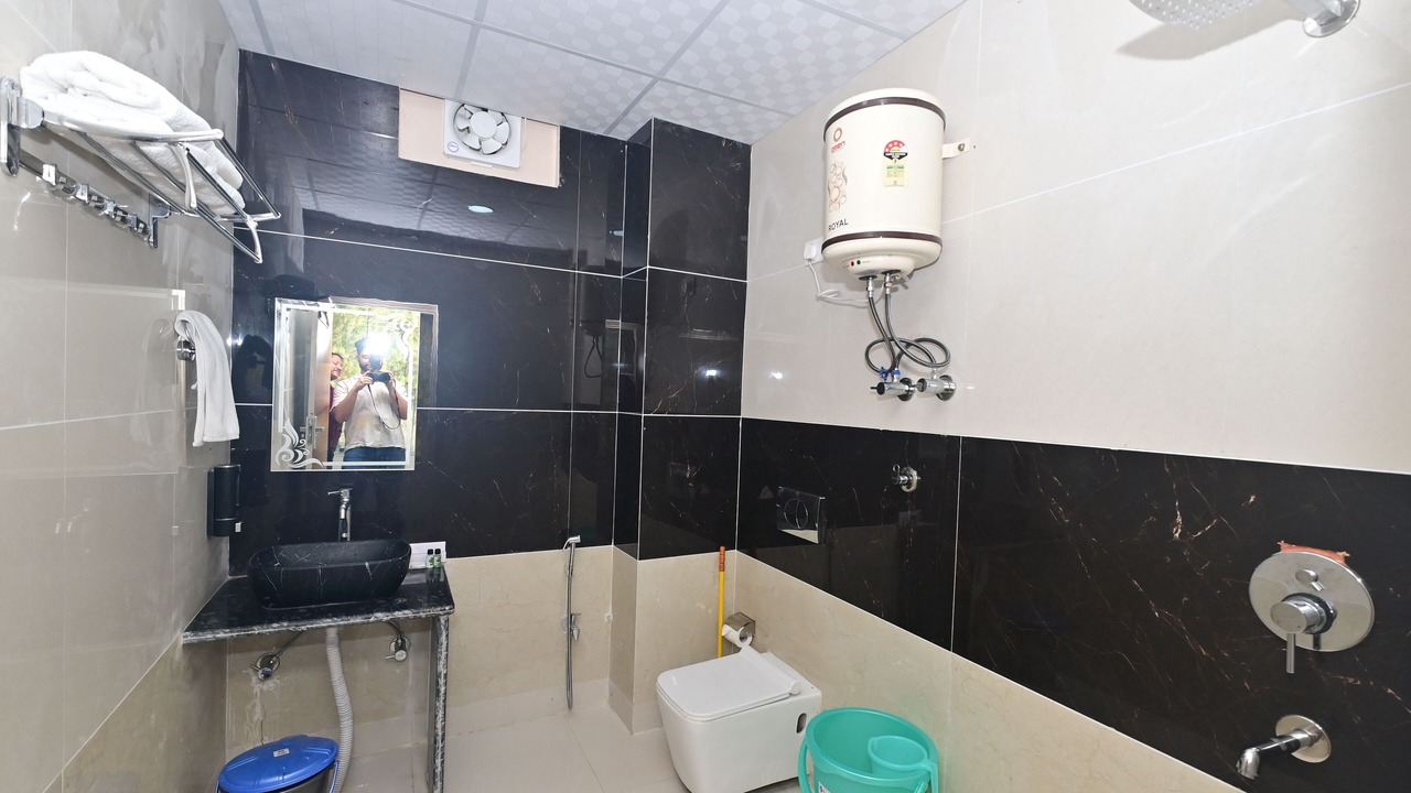 Photo of Bathroom in Lansdowne