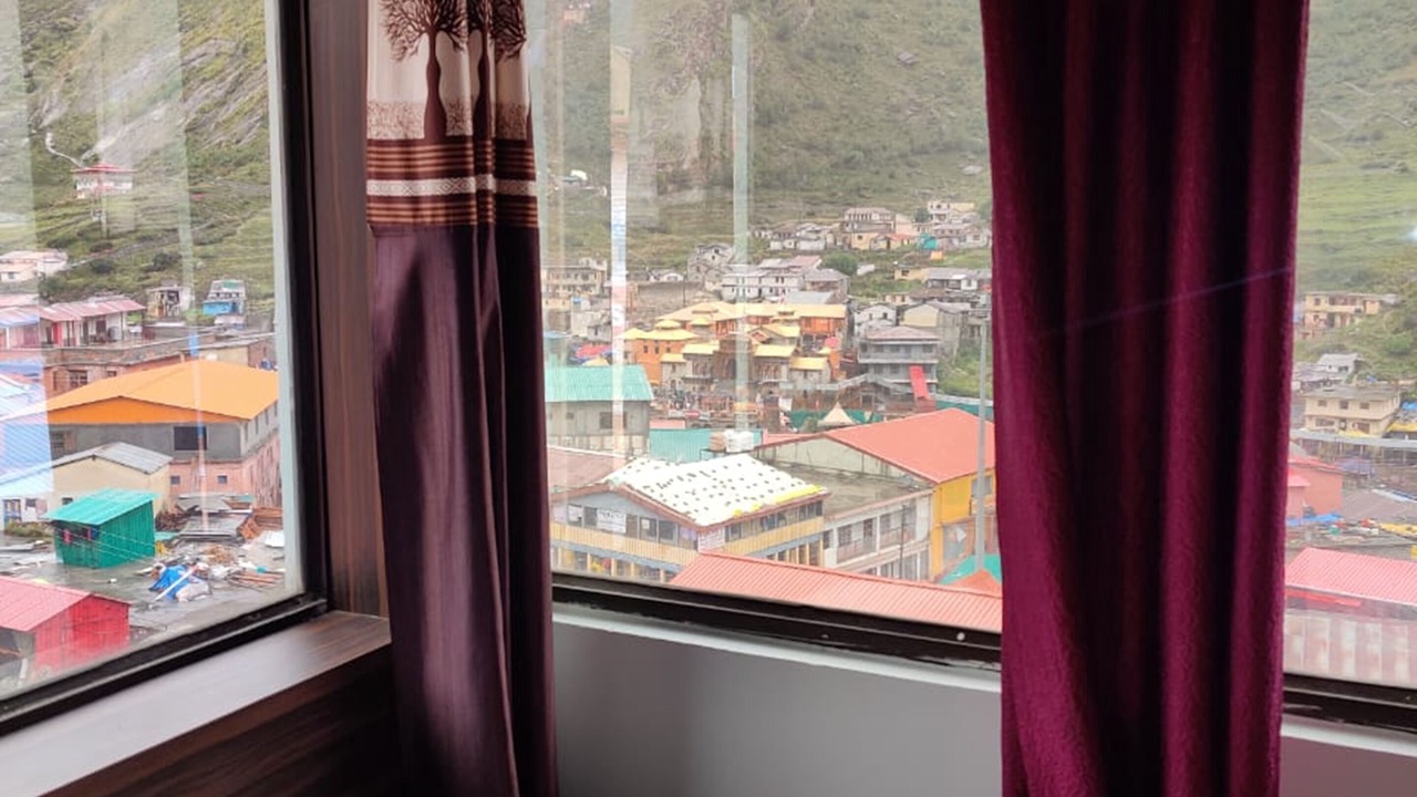 Photo of Bedroom in Badrinath