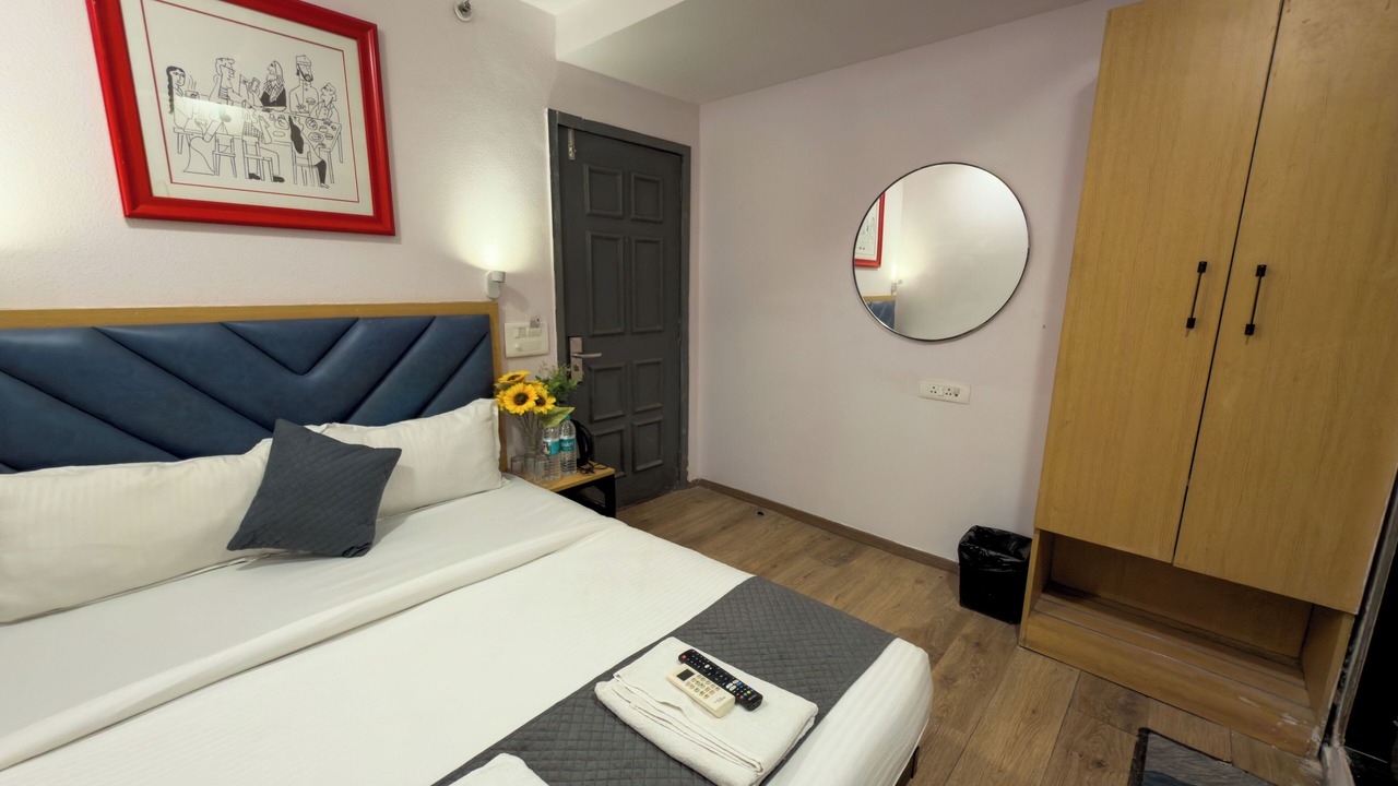 Photo of Bedroom in Prabhadevi