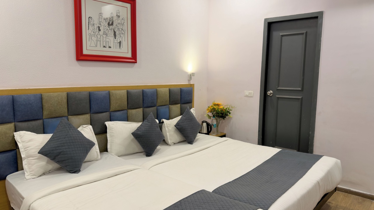 Photo of Bedroom in Prabhadevi