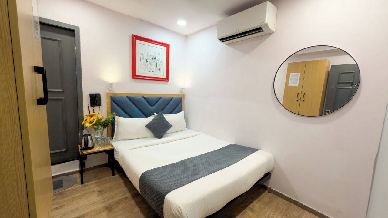 Photo of Bedroom in Prabhadevi