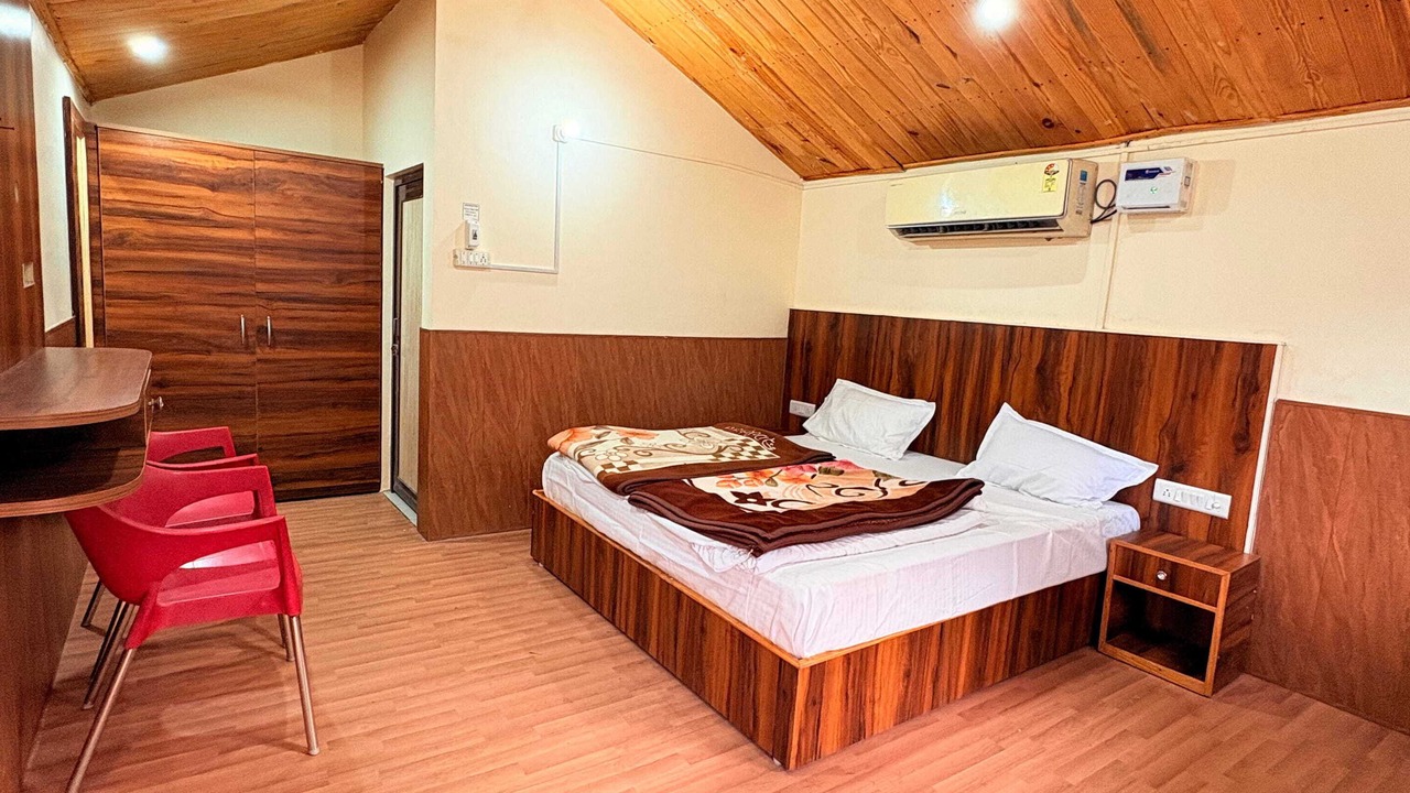Photo of Bedroom in Taliyal Gaon