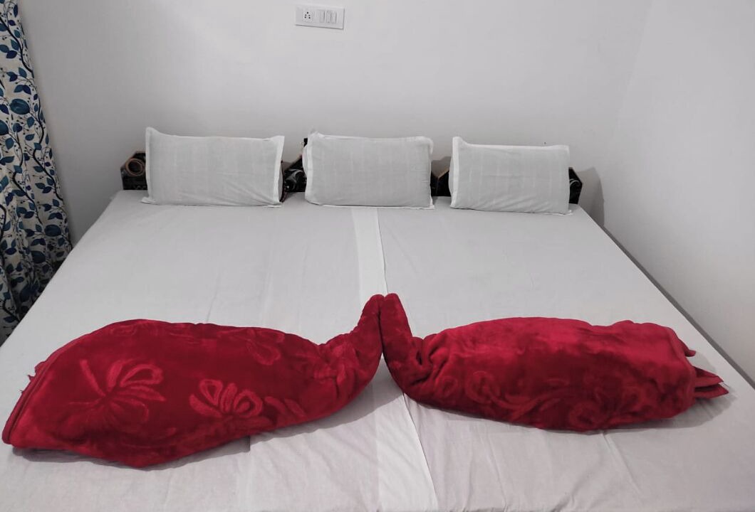 Photo of Bedroom in Narainkoti