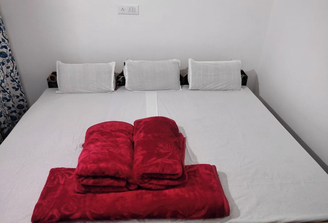 Photo of Bedroom in Narainkoti