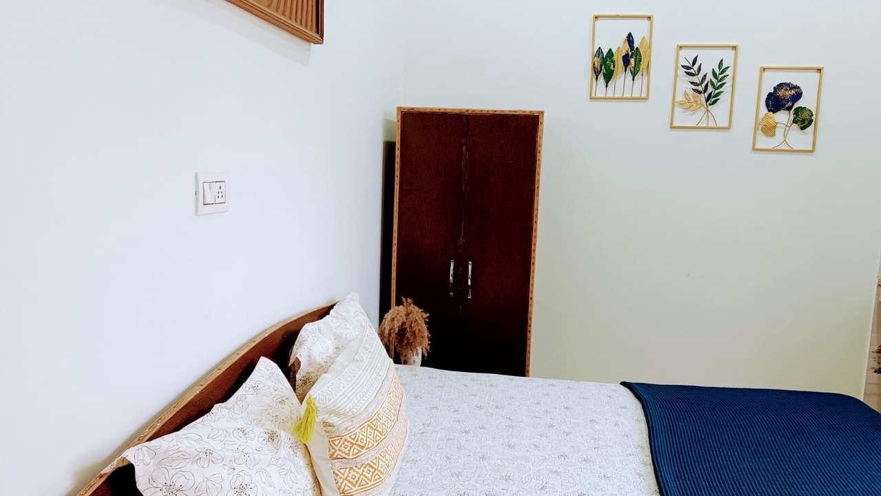 Photo of Bedroom in Tapovan