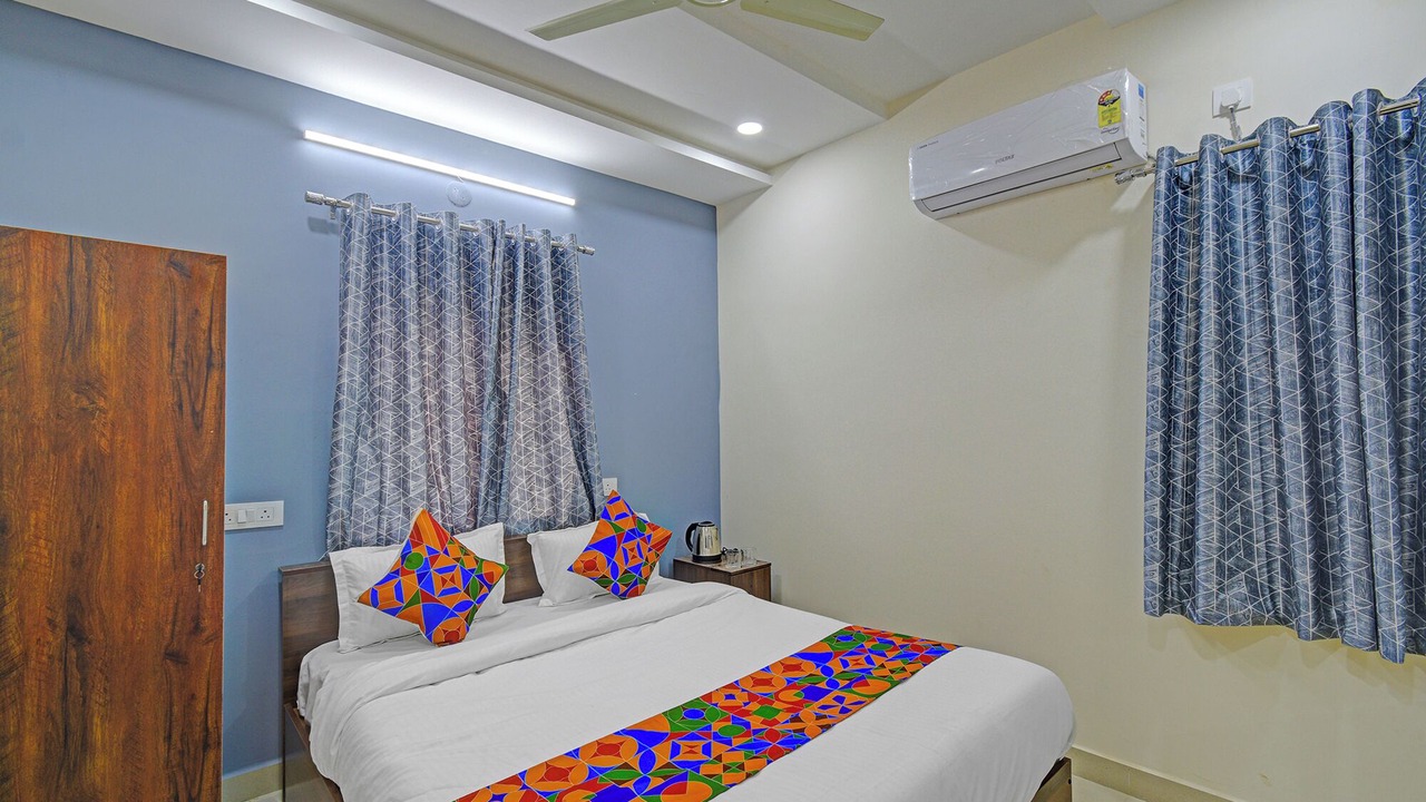 Photo of Bedroom in Nanakram Guda