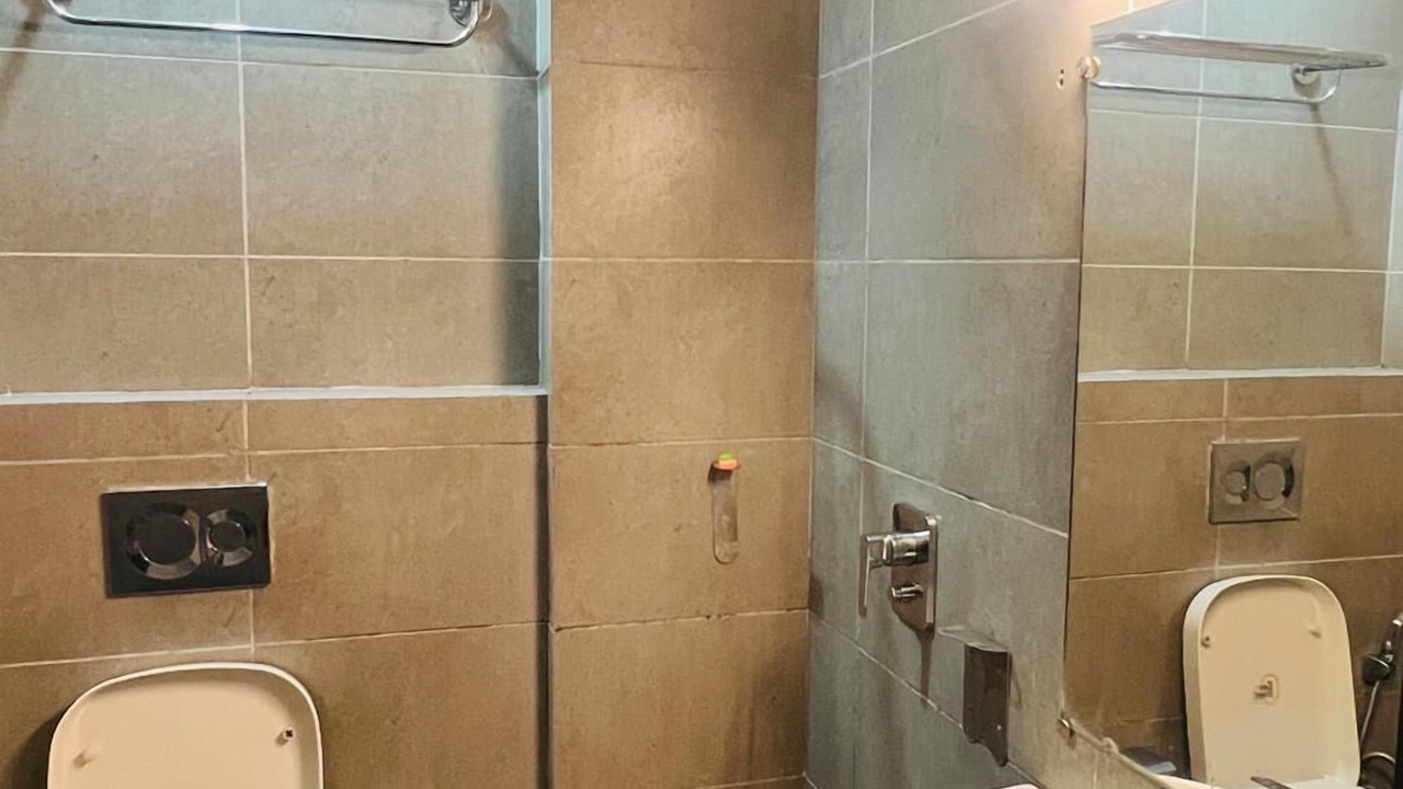 Photo of Bathroom in South Tukoganj
