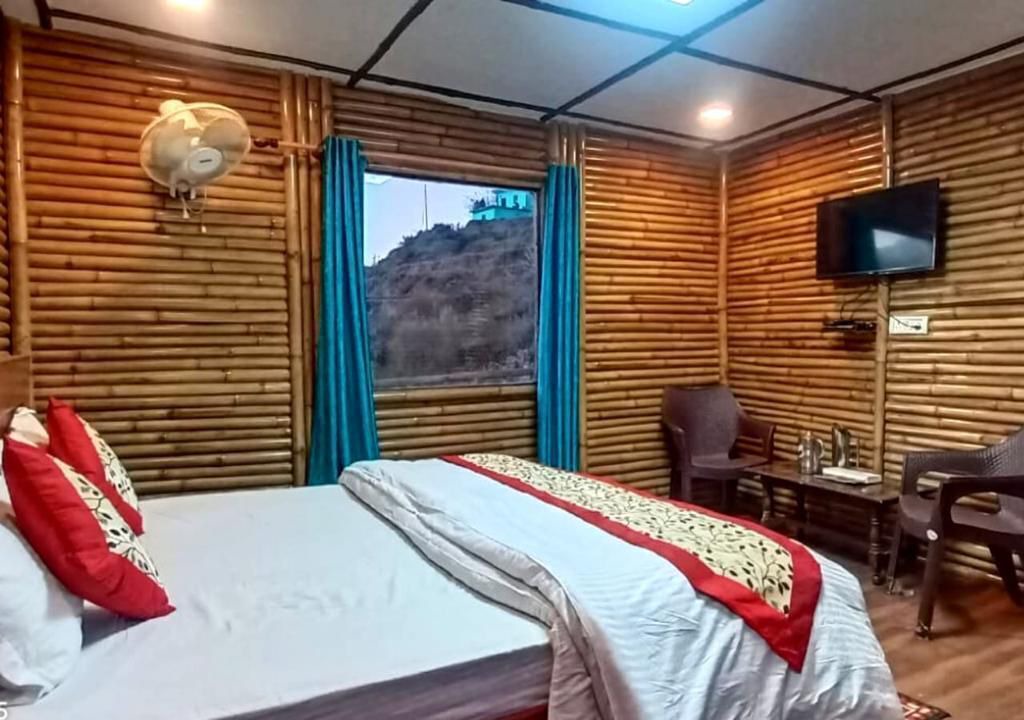 Photo of Bedroom in Tehri Range