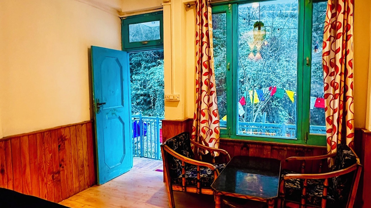Photo of Bedroom in Jibhi
