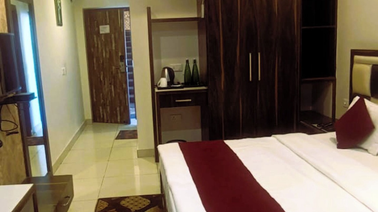 Photo of Bedroom in Chintpurni