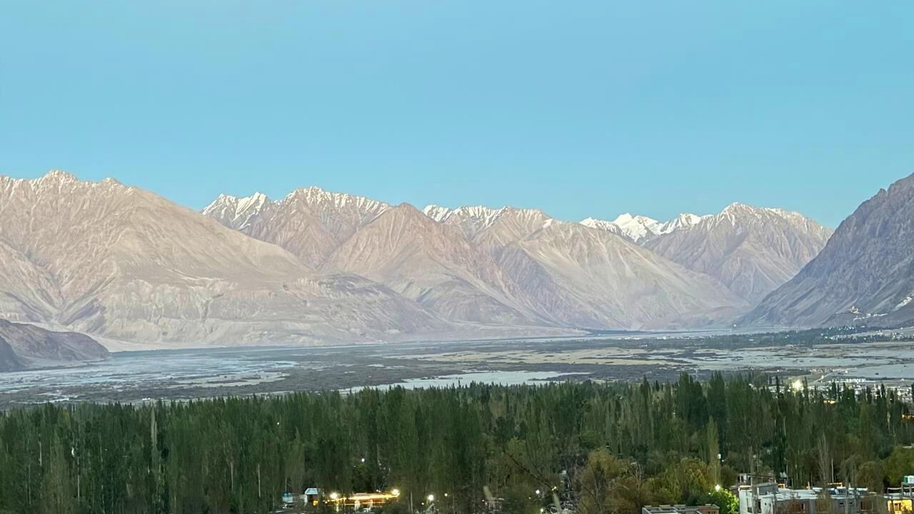 Photo of Outdoor in Hunder
