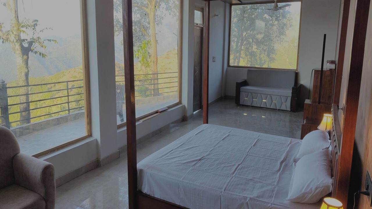 Photo of Bedroom in Devaprayag