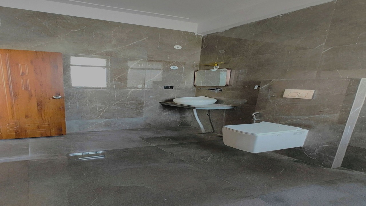 Photo of Bathroom in Devaprayag
