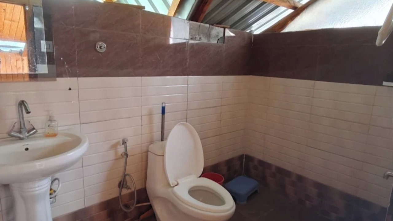 Photo of Bathroom in Banjar