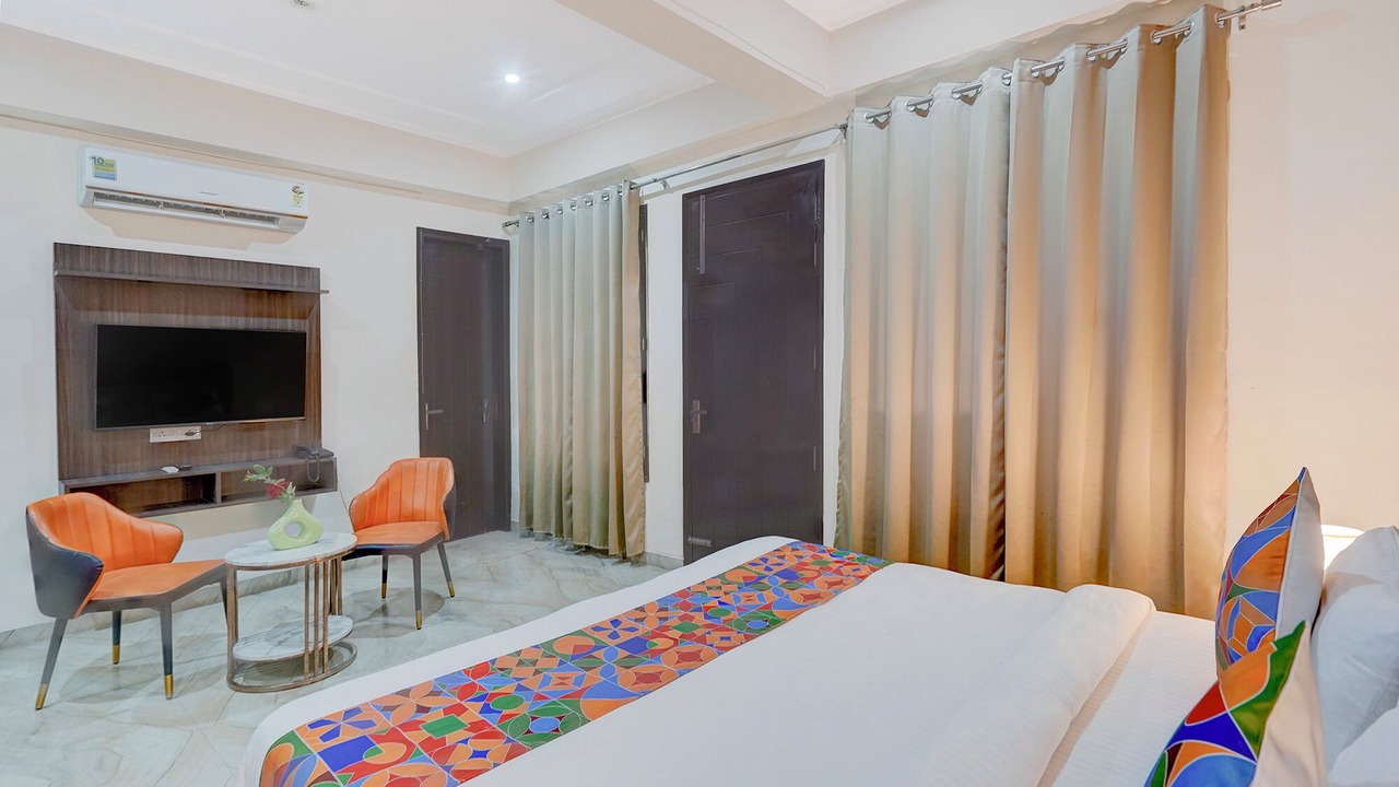Photo of Bedroom in Sector 70